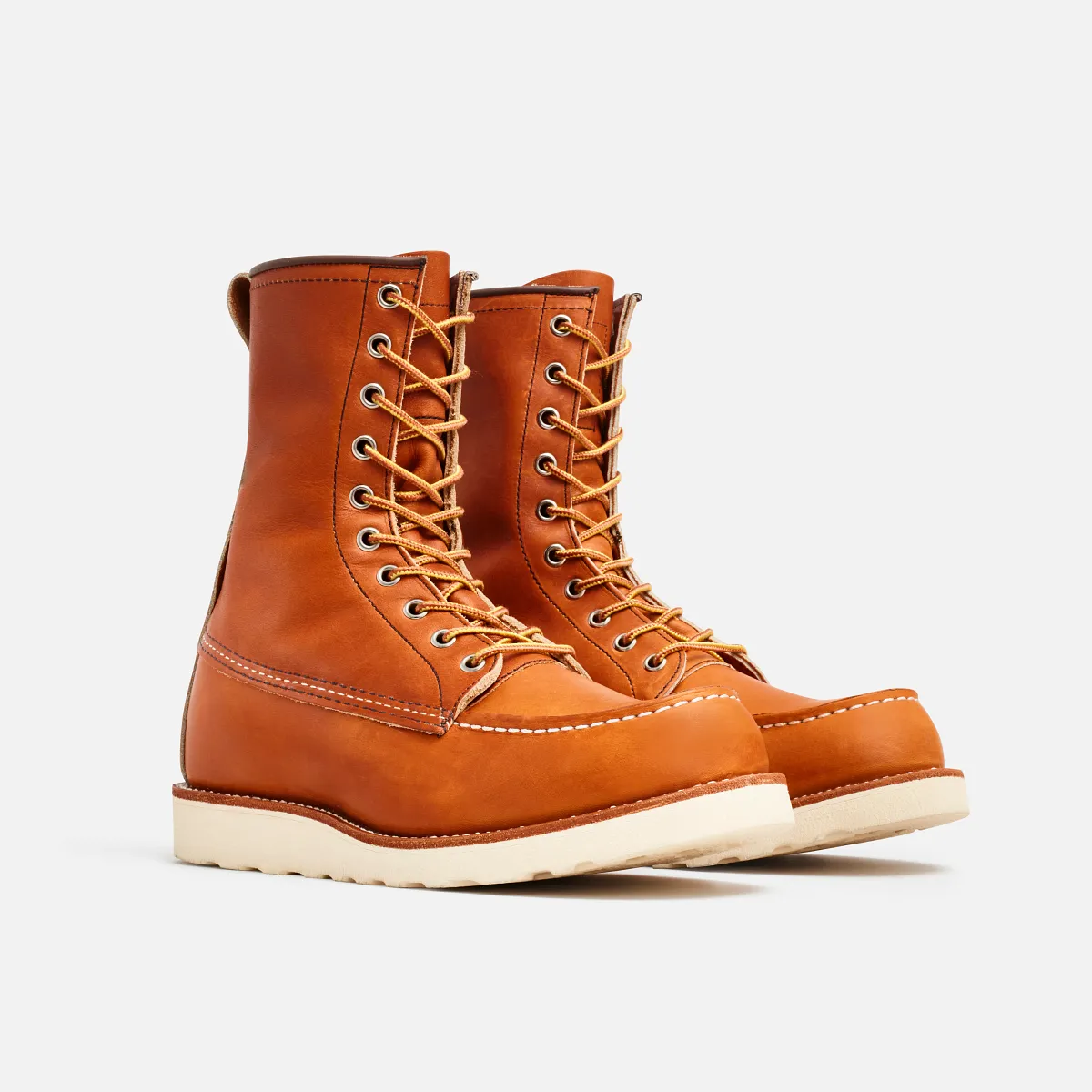8-inch Classic Moc® Men's 8-Inch Boot in Oro Legacy Leather - Image 3