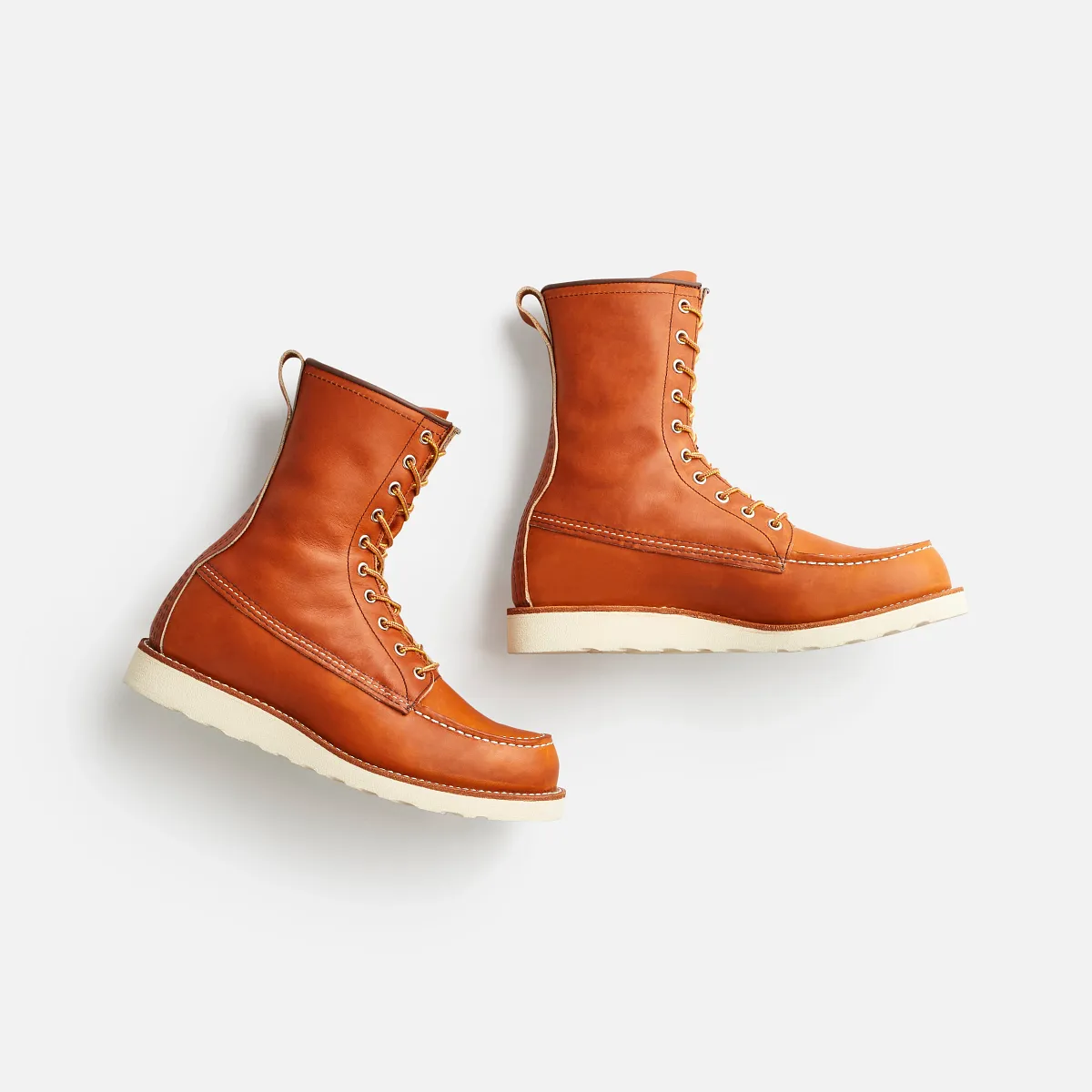8-inch Classic Moc® Men's 8-Inch Boot in Oro Legacy Leather - Image 7