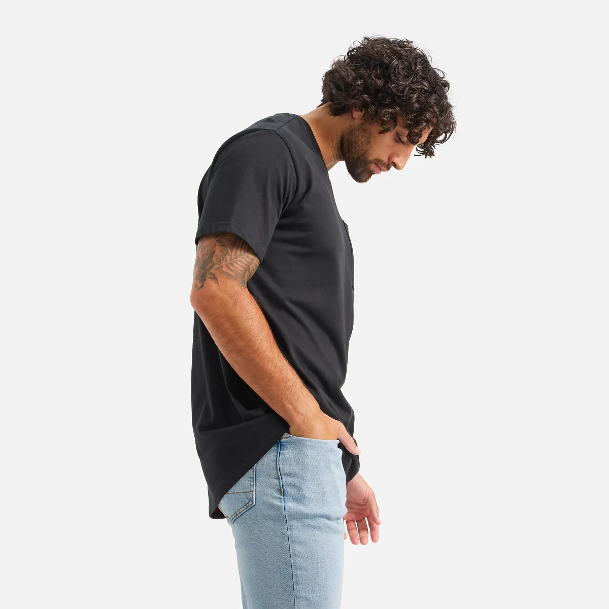 Short Sleeve Pocket T-Shirt Men's Short Sleeve T-Shirt in Black - Image 3