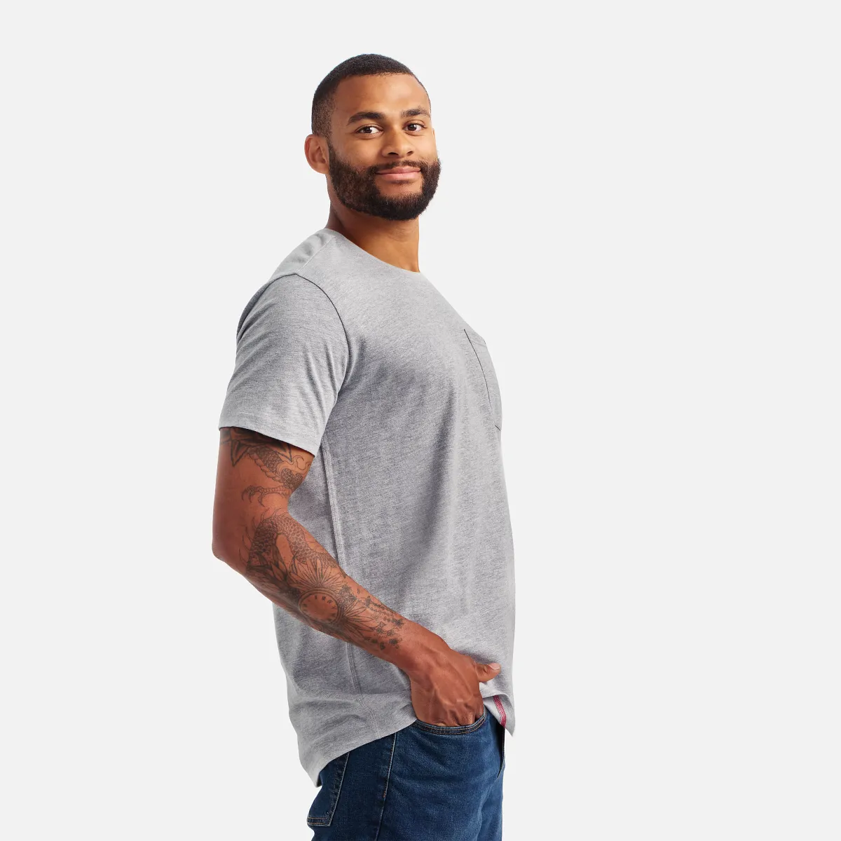 Short Sleeve Pocket T-Shirt Men's Short Sleeve T-Shirt in Black - Image 18